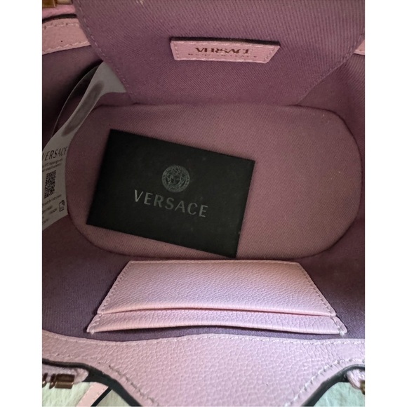 Versace - Picture 8 of 9